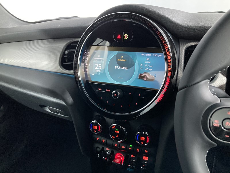 2024 (24) MINI CONVERTIBLE 1.5 Cooper Exclusive Premium 2dr Auto 3291288