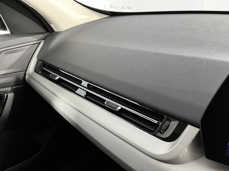 2024 (24) BMW iX1 150kW eDrive20 Sport 65kWh 5dr Auto 3798608