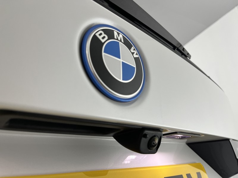 2024 (24) BMW iX1 150kW eDrive20 M Sport 65kWh 5dr Auto 3289647