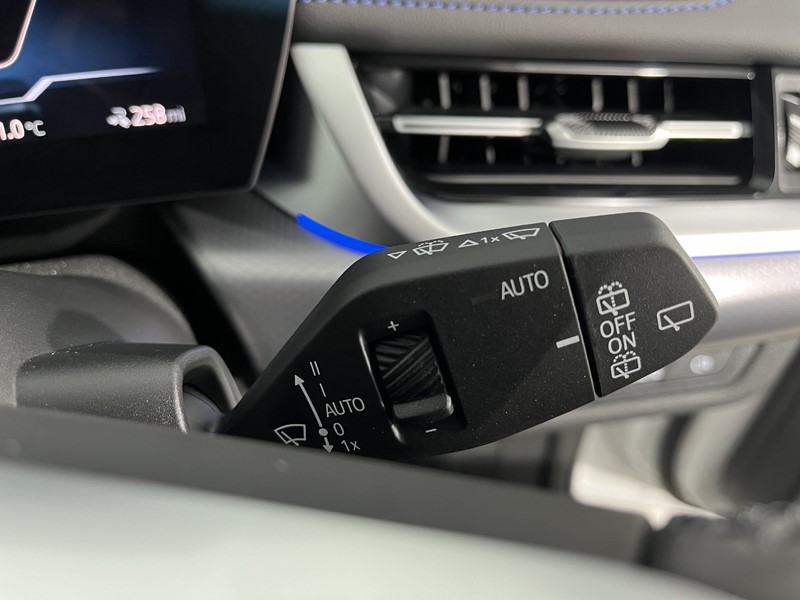 2024 (24) BMW iX1 150kW eDrive20 M Sport 65kWh 5dr Auto 3289628