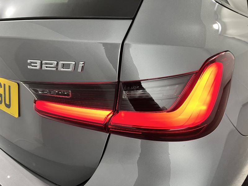 2024 (24) BMW 3 SERIES 320i M Sport 5dr Step Auto 3283517