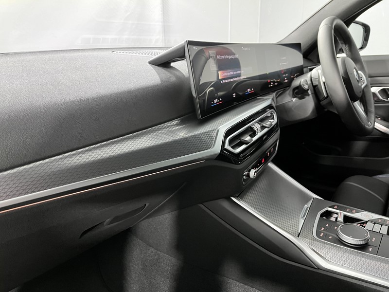 2024 (24) BMW 3 SERIES 320i M Sport 5dr Step Auto 3283485