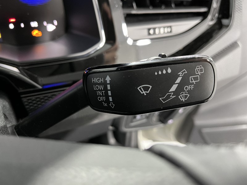 2023 (23) VOLKSWAGEN POLO 1.0 TSI Life 5dr 3442078