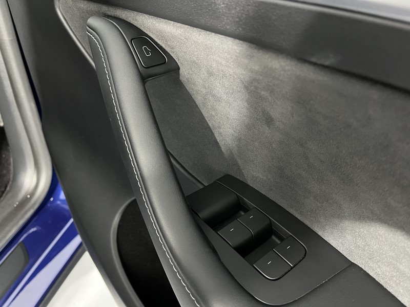 2022 (72) TESLA MODEL Y Long Range AWD 5dr Auto 3373897