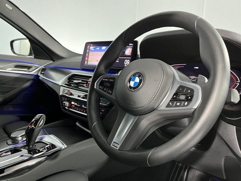 2022 (72) BMW 5 SERIES 520d MHT M Sport 4dr Step Auto 3410800