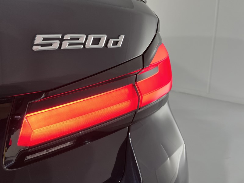 2022 (72) BMW 5 SERIES 520d MHT M Sport 4dr Step Auto 3410840