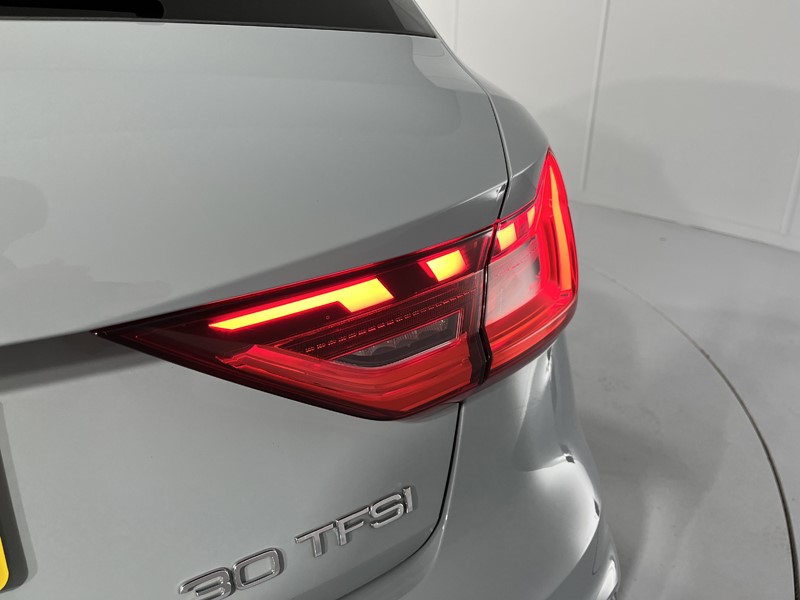 2022 (71) AUDI A1 30 TFSI 110 Black Edition 5dr 3391547