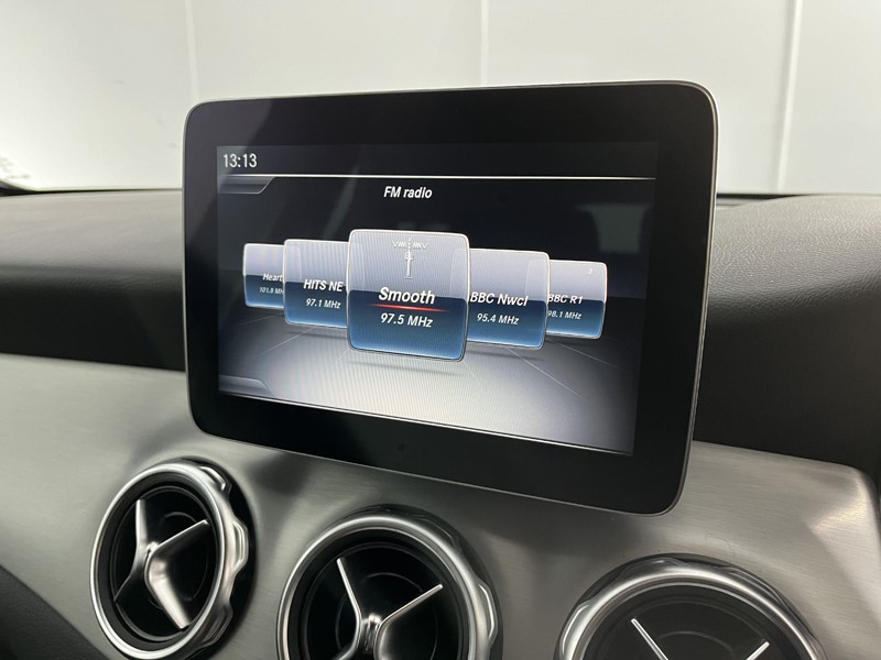 2017 (17) MERCEDES-BENZ GLA 200d AMG Line 5dr Auto 3399416