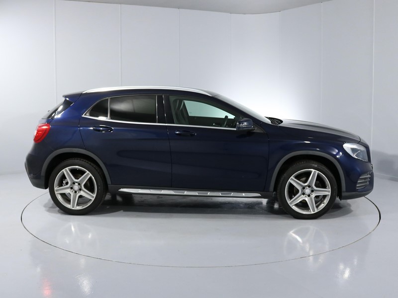 2017 (17) MERCEDES-BENZ GLA 200d AMG Line 5dr Auto 3399393