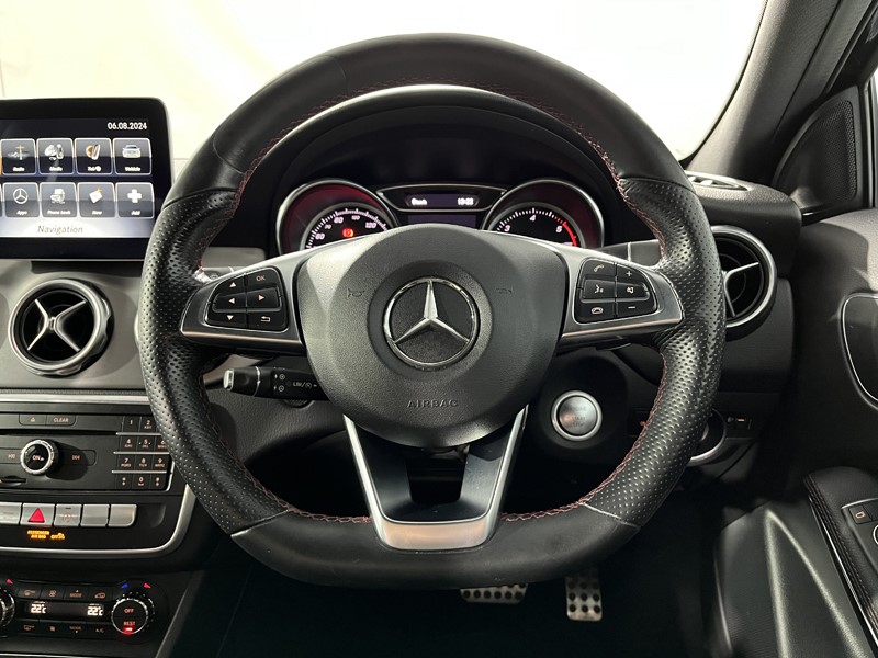 2017 (17) MERCEDES-BENZ GLA 200d AMG Line 5dr Auto 3399395