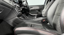 2017 (17) MERCEDES-BENZ GLA 200d AMG Line 5dr Auto 3399422