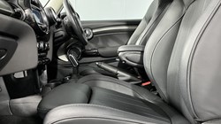 2019 (69) MINI HATCHBACK 1.5 Cooper Exclusive II 3dr Auto 3440746