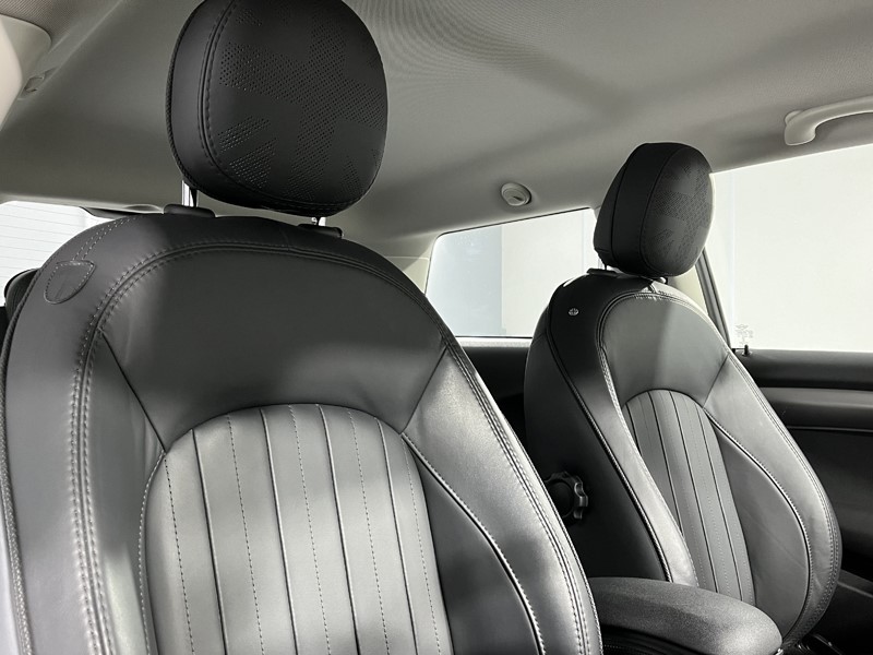 2019 (69) MINI HATCHBACK 1.5 Cooper Exclusive II 3dr Auto 3440726