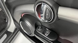 2019 (69) MINI HATCHBACK 1.5 Cooper Exclusive II 3dr Auto 3440734