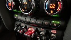 2019 (69) MINI HATCHBACK 1.5 Cooper Exclusive II 3dr Auto 3440743
