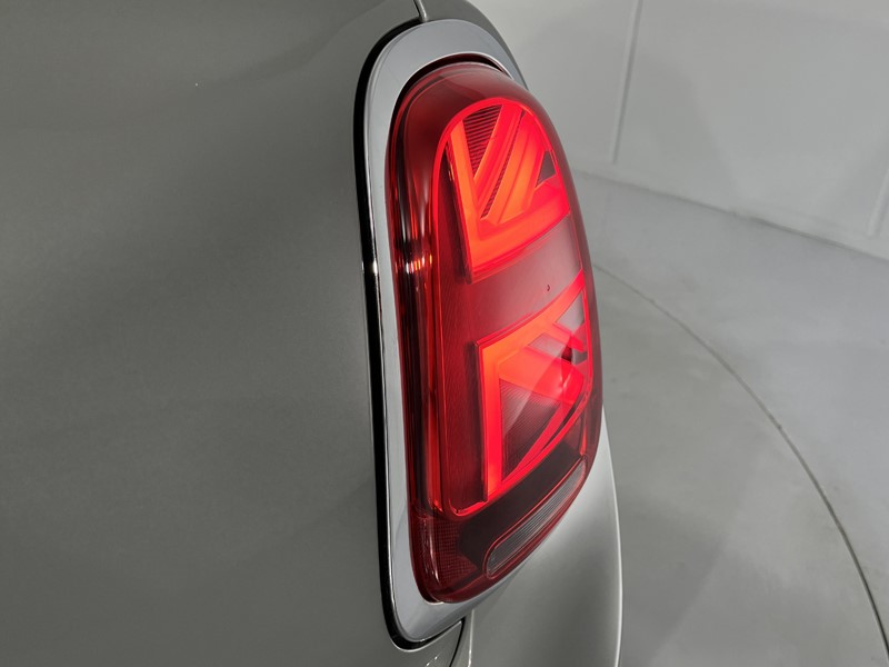 2019 (69) MINI HATCHBACK 1.5 Cooper Exclusive II 3dr Auto 3440750