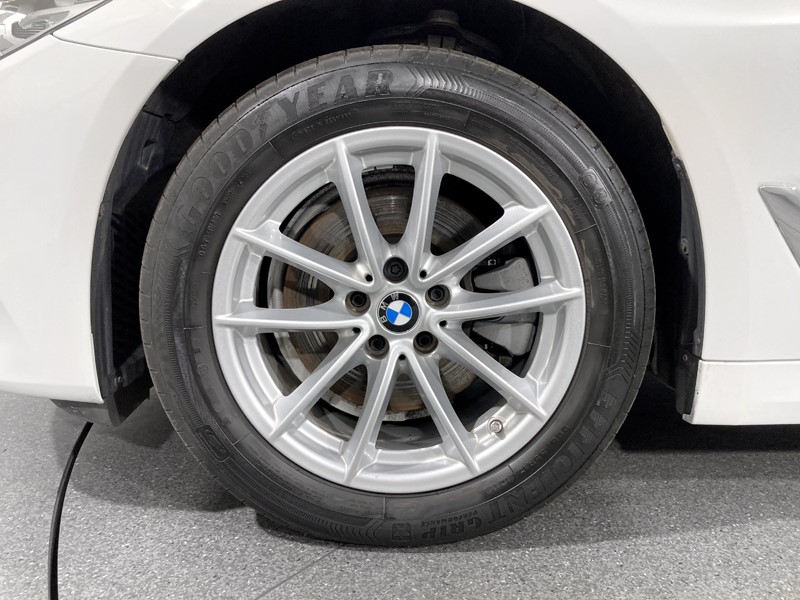 2019 (69) BMW 5 SERIES 520d SE 4dr Auto 3449312