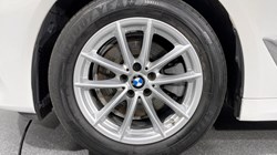 2019 (69) BMW 5 SERIES 520d SE 4dr Auto 3449312