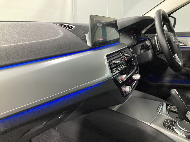 2019 (69) BMW 5 SERIES 520d SE 4dr Auto 3449306