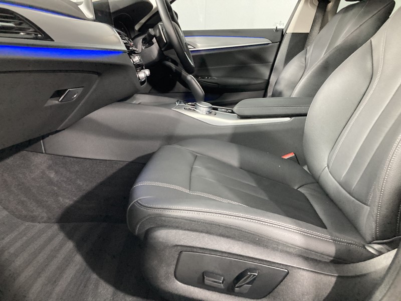 2019 (69) BMW 5 SERIES 520d SE 4dr Auto 3449333