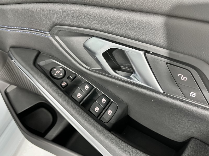 2023 (73) BMW 3 SERIES 320i M Sport 4dr Step Auto 3447081