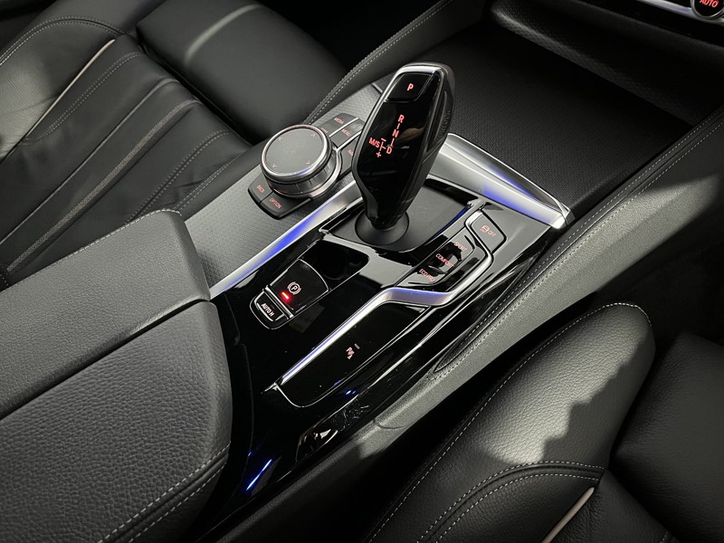 2021 (71) BMW 5 SERIES 520d MHT M Sport 5dr Step Auto 3487771