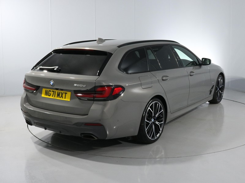 2021 (71) BMW 5 SERIES 520d MHT M Sport 5dr Step Auto 3487811