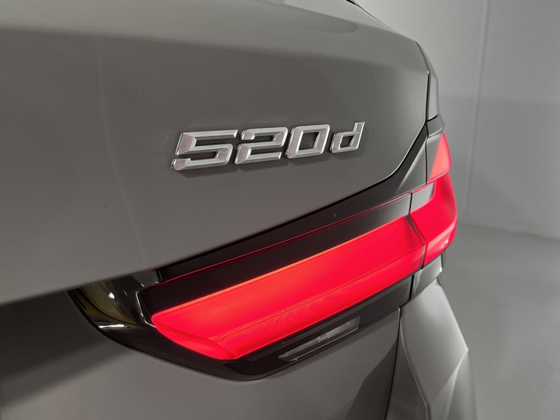 2021 (71) BMW 5 SERIES 520d MHT M Sport 5dr Step Auto 3487806