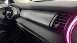 2020 (70) MINI HATCHBACK 1.5 Cooper Classic II 3dr 3472371