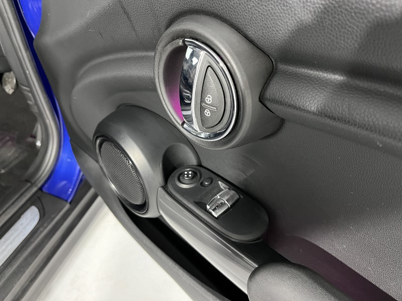 2020 (70) MINI HATCHBACK 1.5 Cooper Classic II 3dr 3472366