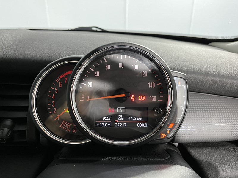 2020 (70) MINI HATCHBACK 1.5 Cooper Classic II 3dr 3472356