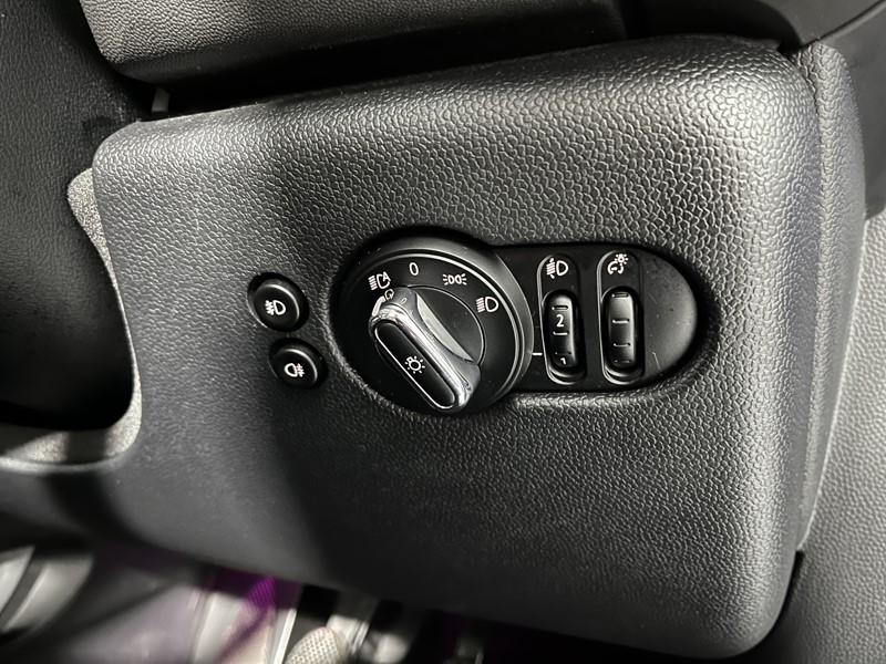 2020 (70) MINI HATCHBACK 1.5 Cooper Classic II 3dr 3472367