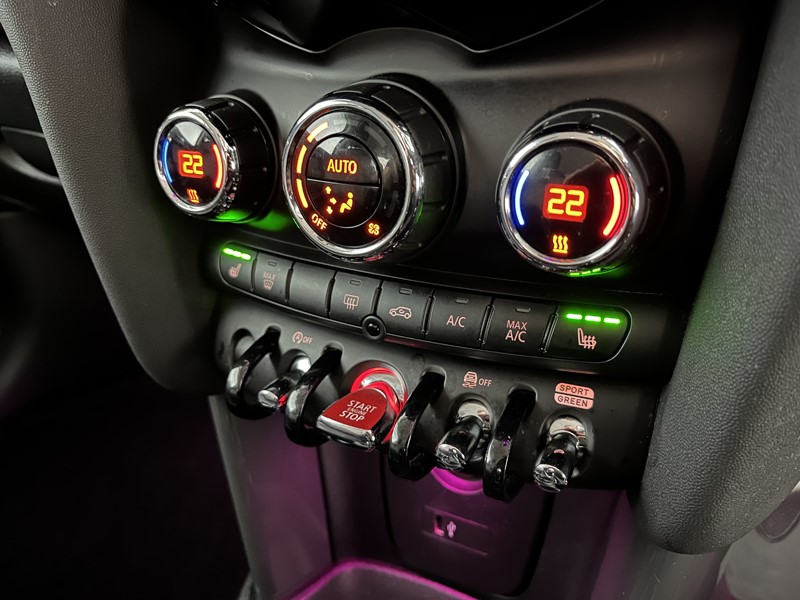 2020 (70) MINI HATCHBACK 1.5 Cooper Classic II 3dr 3472375