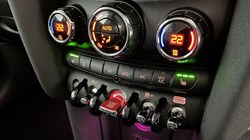 2020 (70) MINI HATCHBACK 1.5 Cooper Classic II 3dr 3472375