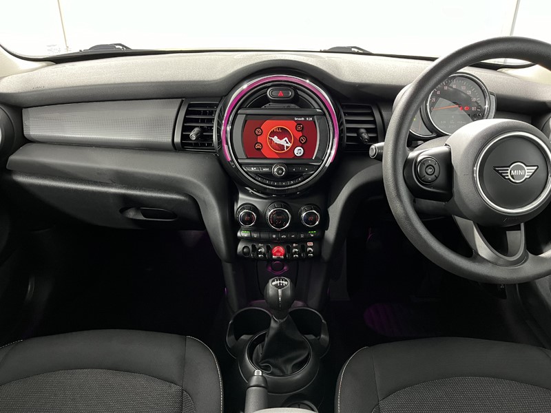 2020 (70) MINI HATCHBACK 1.5 Cooper Classic II 3dr 3472351