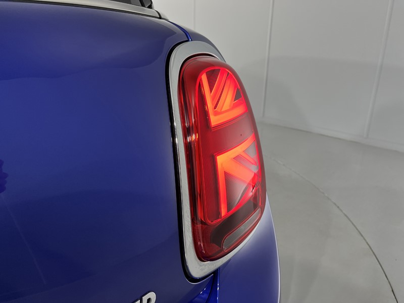 2020 (70) MINI HATCHBACK 1.5 Cooper Classic II 3dr 3472382