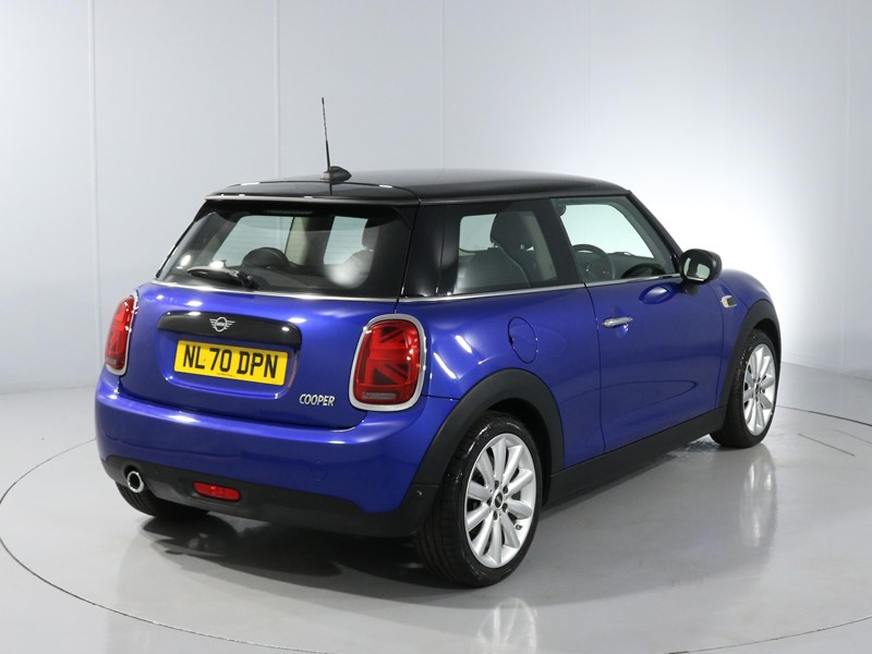 2020 (70) MINI HATCHBACK 1.5 Cooper Classic II 3dr 3472385