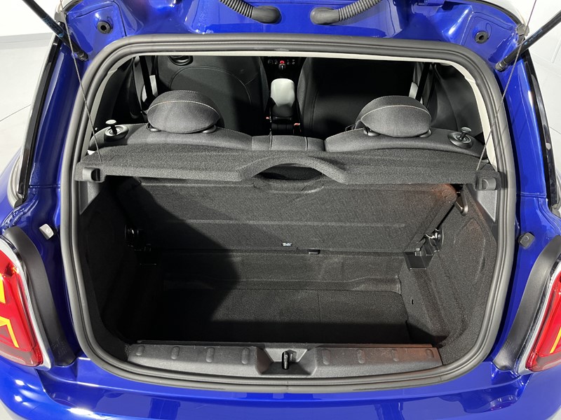 2020 (70) MINI HATCHBACK 1.5 Cooper Classic II 3dr 3472383