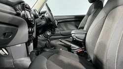 2020 (70) MINI HATCHBACK 1.5 Cooper Classic II 3dr 3472378