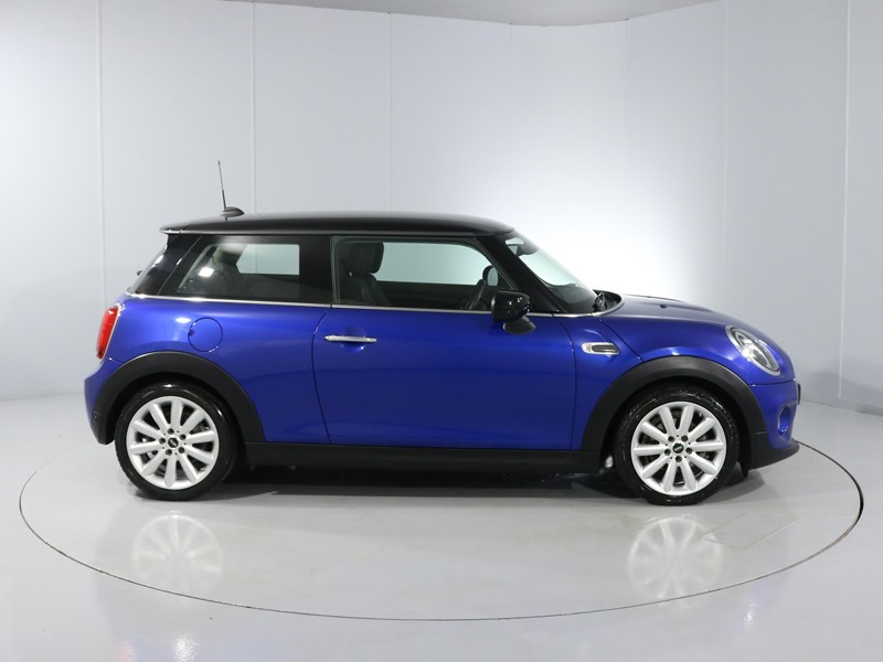 2020 (70) MINI HATCHBACK 1.5 Cooper Classic II 3dr 3472350