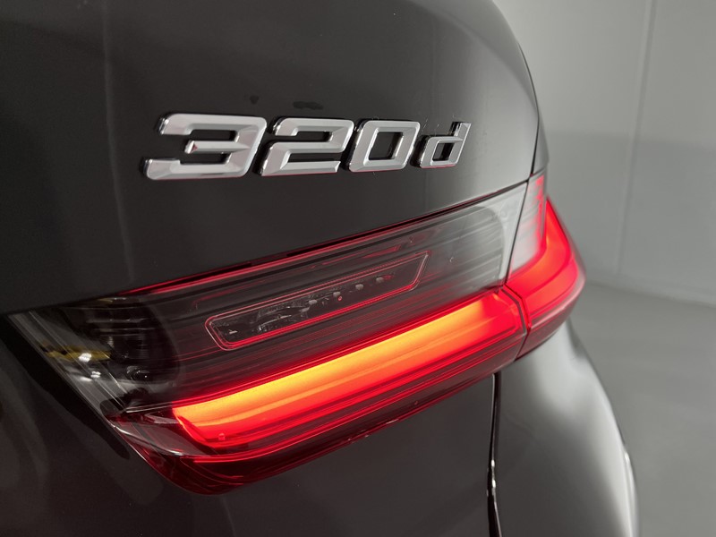 2023 (73) BMW 3 SERIES 320d MHT M Sport 4dr Step Auto 3475010