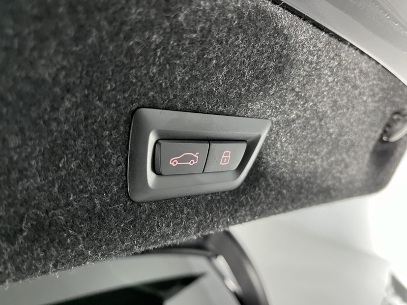 2023 (73) BMW 3 SERIES 320d MHT M Sport 4dr Step Auto 3475012