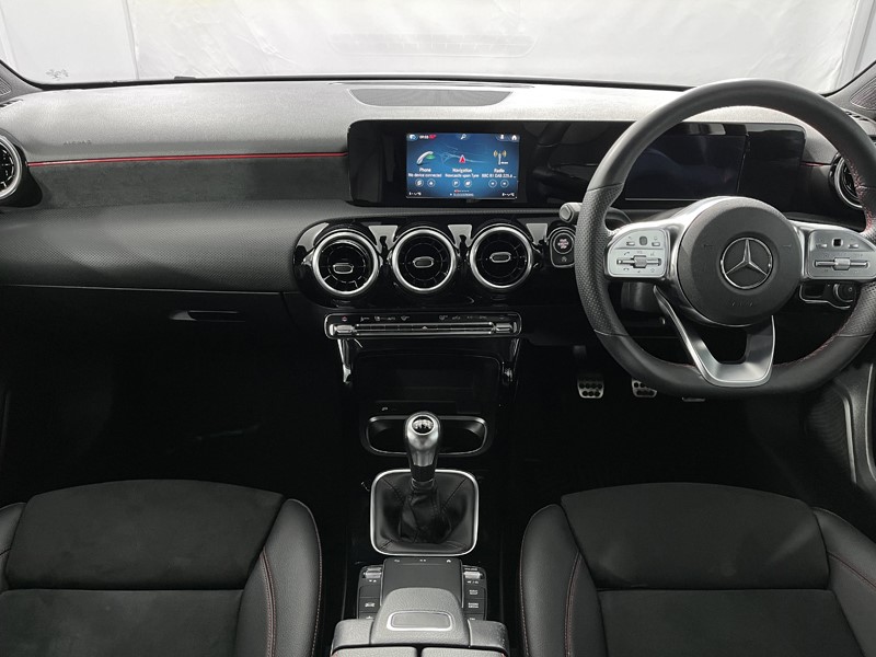 2021 (21) MERCEDES-BENZ A CLASS A180 AMG Line 5dr 3469587