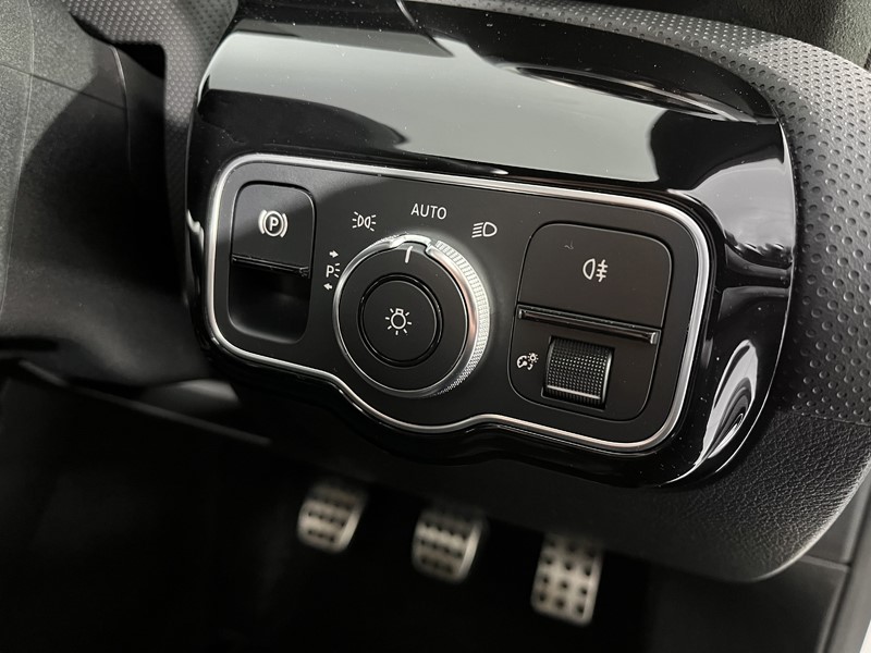 2021 (21) MERCEDES-BENZ A CLASS A180 AMG Line 5dr 3469604