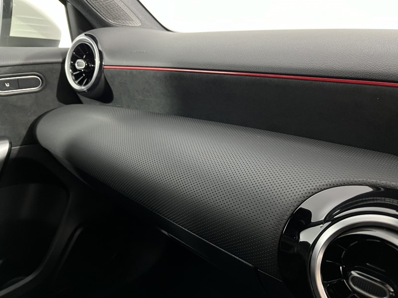 2021 (21) MERCEDES-BENZ A CLASS A180 AMG Line 5dr 3469609