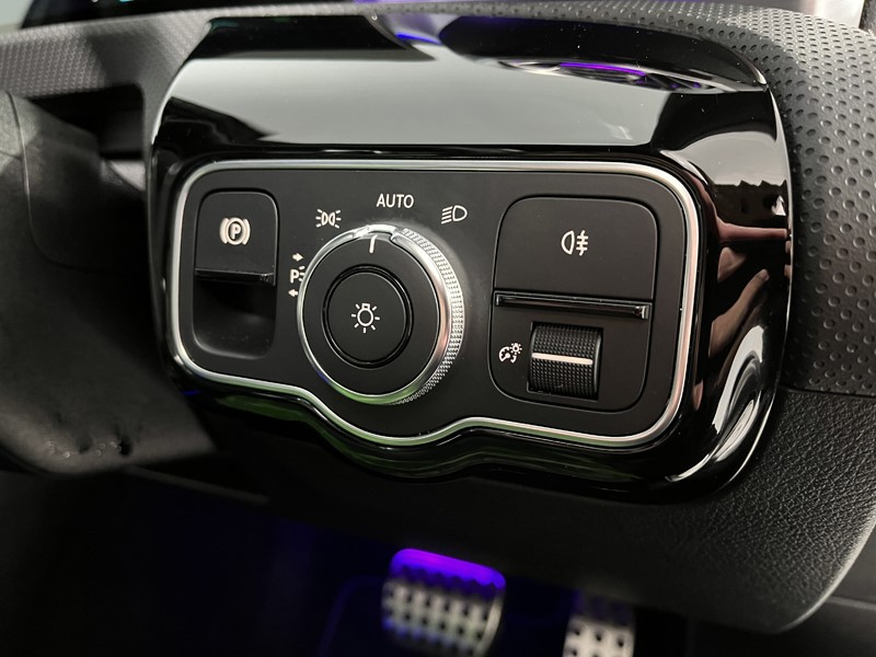 2020 (70) MERCEDES-BENZ A CLASS A250e AMG Line Premium 5dr Auto 3478476