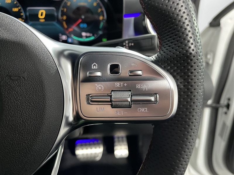 2020 (70) MERCEDES-BENZ A CLASS A250e AMG Line Premium 5dr Auto 3478479