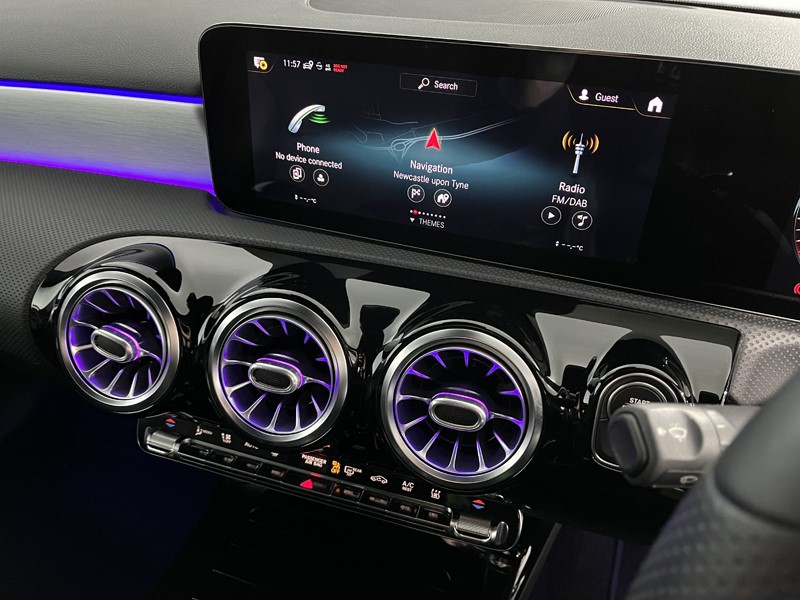 2020 (70) MERCEDES-BENZ A CLASS A250e AMG Line Premium 5dr Auto 3478463