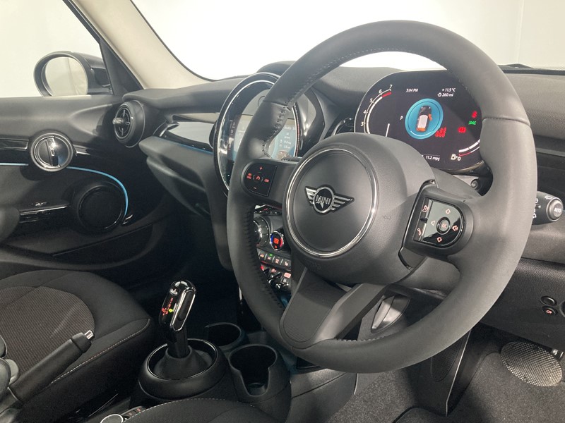 2024 (24) MINI HATCHBACK 1.5 Cooper Classic Premium 5dr Auto 3480812