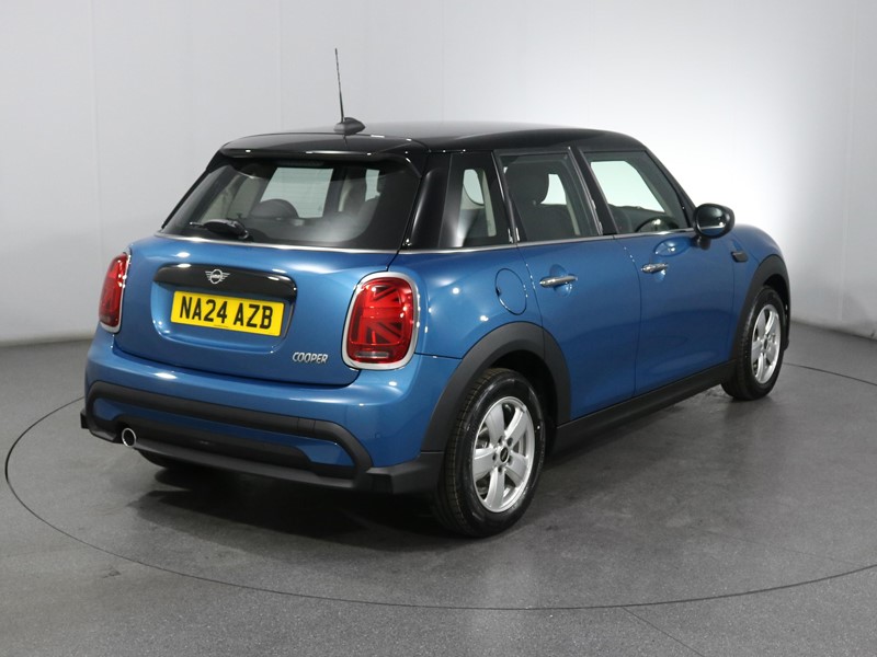 2024 (24) MINI HATCHBACK 1.5 Cooper Classic Premium 5dr Auto 3480850